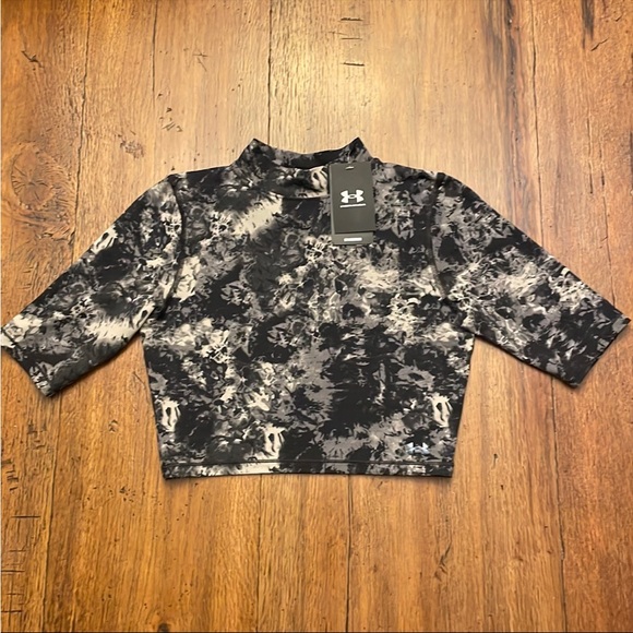 Under Armour Printed Crop Shirt New - Picture 2 of 5